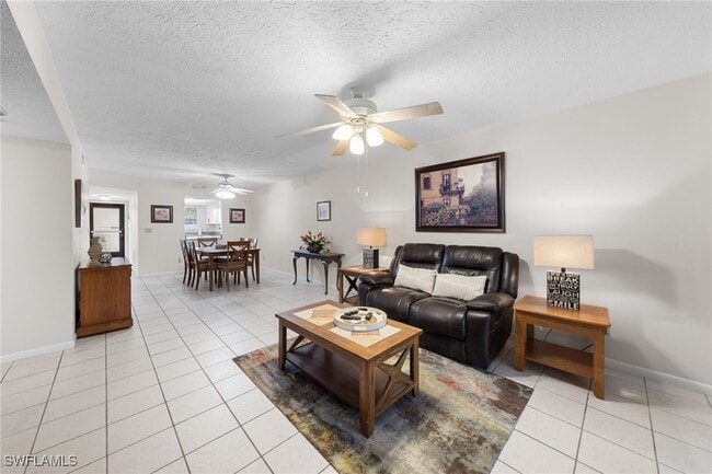 Building Photo - 4420 Santa Barbara Blvd Unit 105