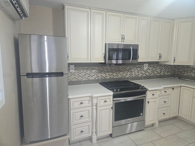 Photo - 19 Cardinal Ln