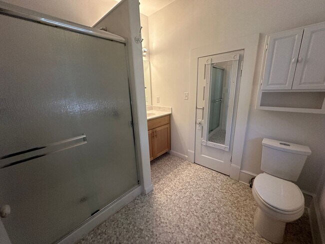 Photo - 1571.2n -155 &amp; 155.5 N. 3rd St. Unidad 155