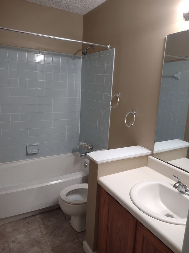 Photo - 202 Hookston Way