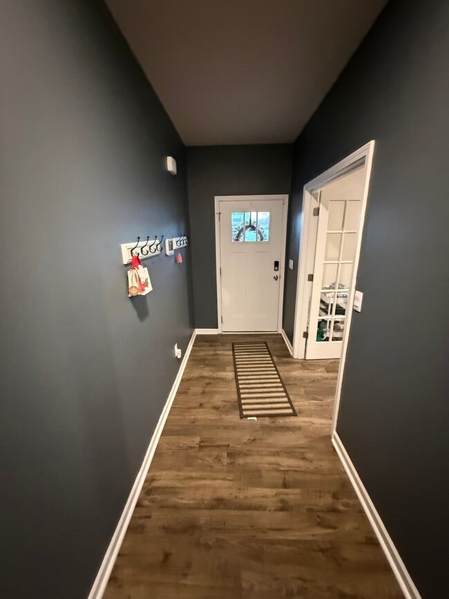 Photo - 209 Wheatfield Rd