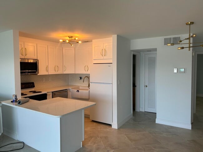 Photo - 2936 Lake Shore Dr Unit 203