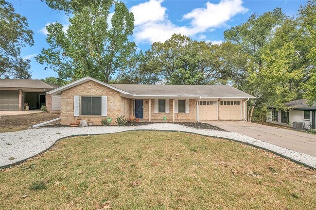 3400 Laguna Dr