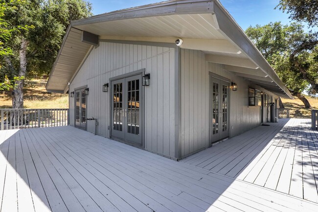Photo - Peaceful Cachagua Retreat | 3BR Home with Vaulted Ceilings, Oaks & Star-Filled Skies