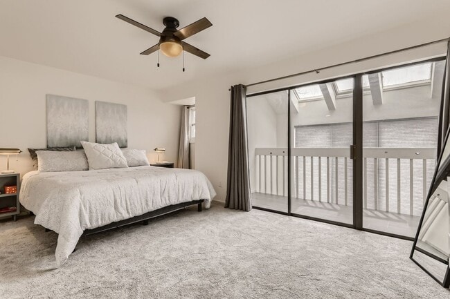 Photo - Updated 3 BDR Townhome in King's Ridge