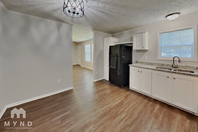 Photo - 2208 Shalimar Dr
