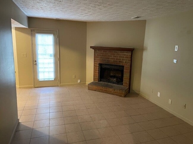 Photo - **ASK HOW YOU CAN MOVE IN WITH NO SECURITY DEPOSIT**333 River Brook Trl: 3BD, 2.5BA Duplex only 5...