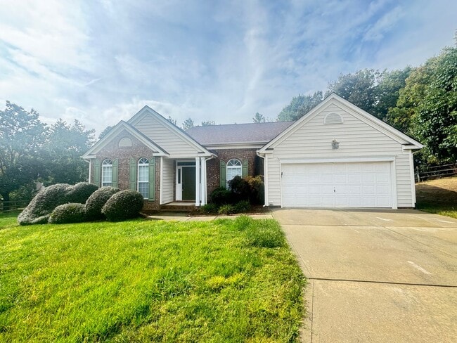 Photo - 4bd/2ba House newer neighborhood in betwee...