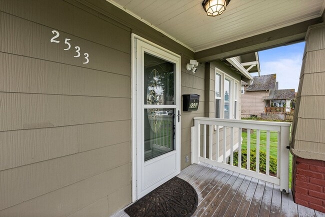Photo - 2533 S M St