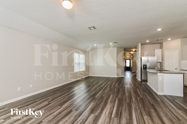 Photo - 14935 Cheshire Way