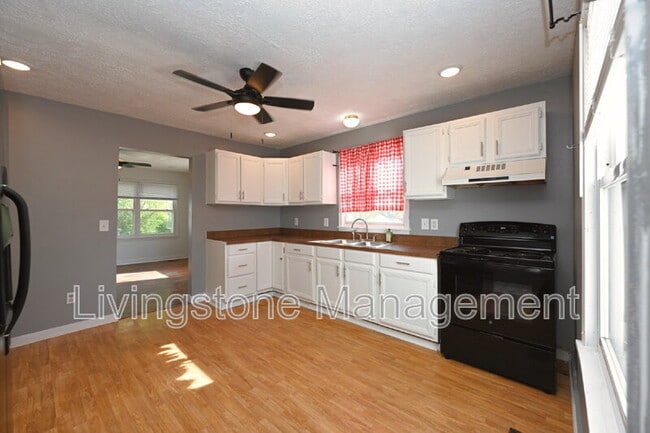 Photo - 501 Small St