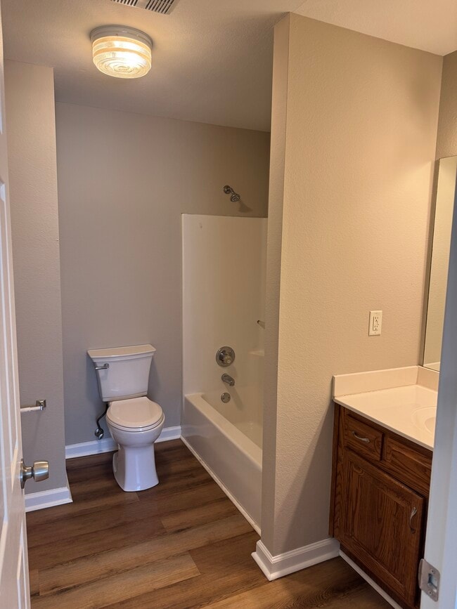 Photo - 216 Pinewood Dr