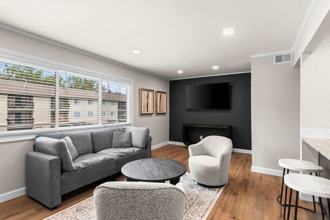 Building Photo - 2309 Cherry Hills Dr Unit SI FL2-ID1553495P