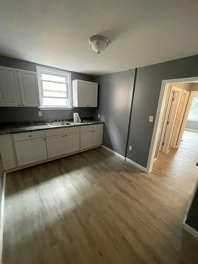 1031 Niagara Ave Unit 4
