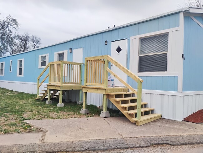 Photo - 110 N Michigan St