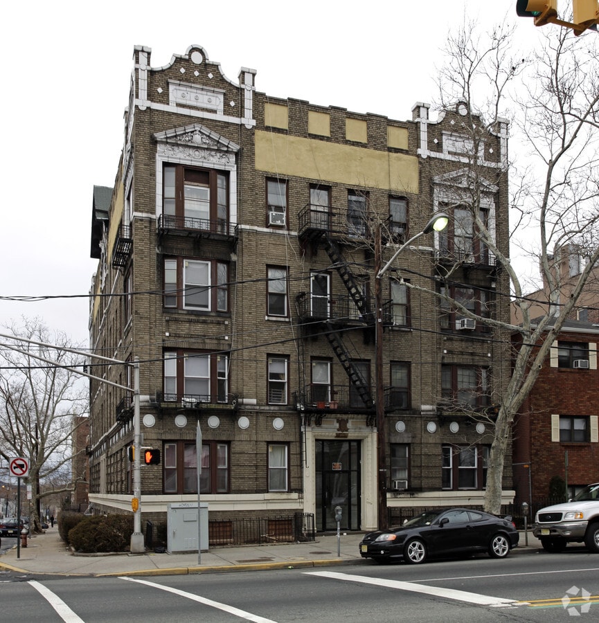 Photo - 2667-2671 John F Kennedy Blvd Apartments