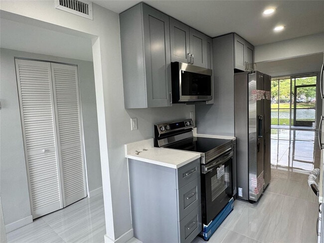 Photo - 3101 NW 47th Terrace Unidad 121