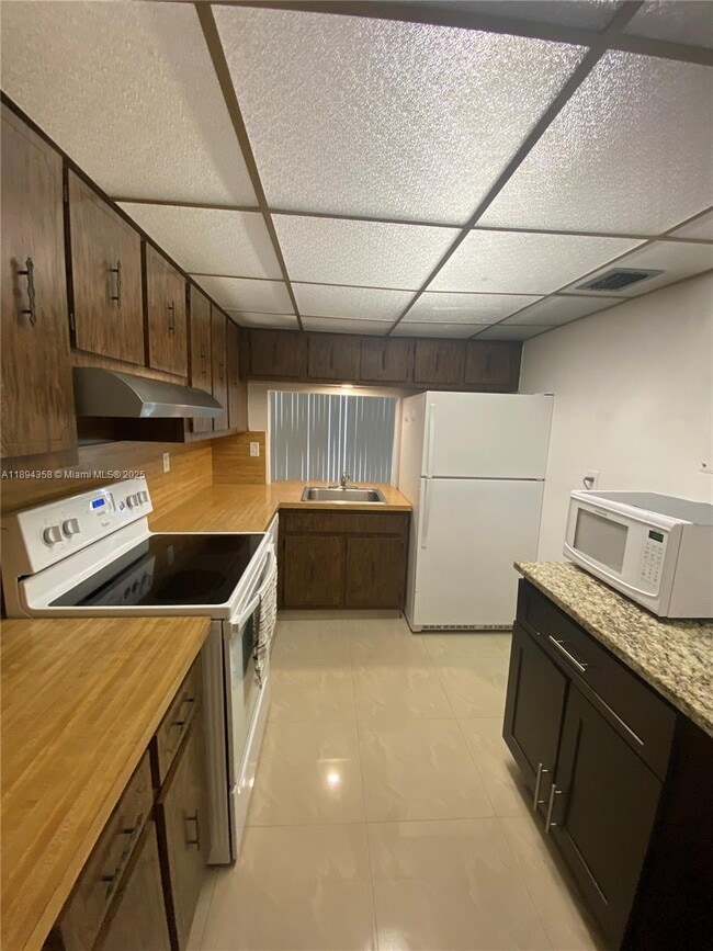 Photo - 9441 SW 4th St Unidad 106