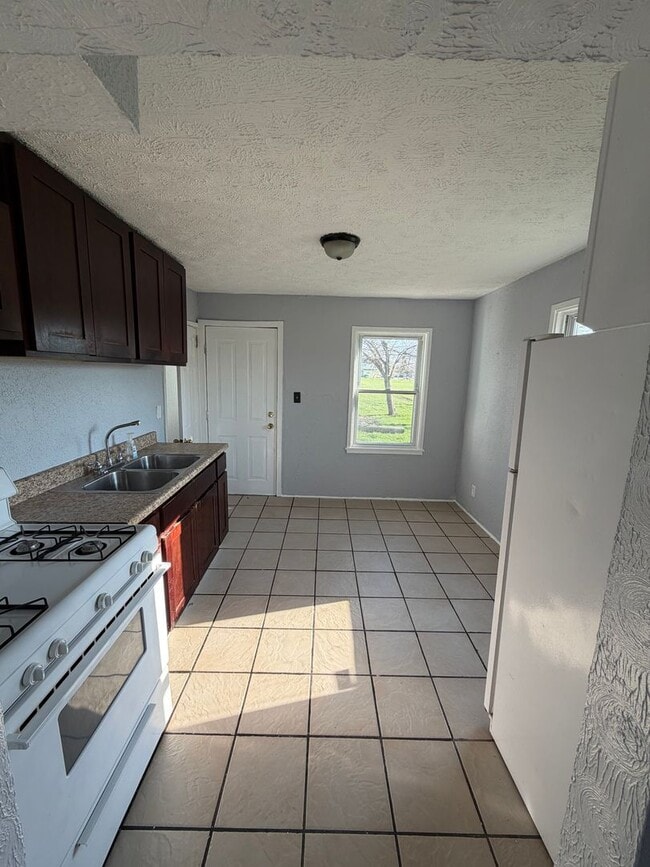 Photo - 863-863 N Central Dr Unit 863