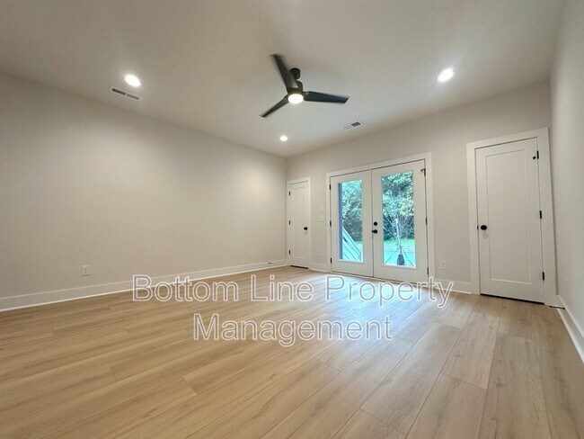 Photo - 1312 Carolyn Dr