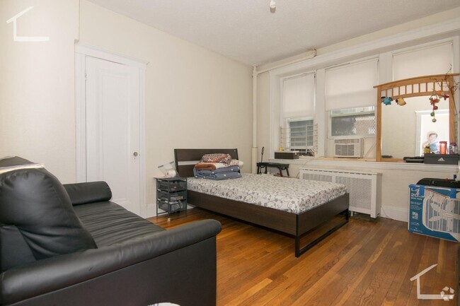 Building Photo - NO FEE!  Grad Friendly Apt w Ht/HW Inc!  N...