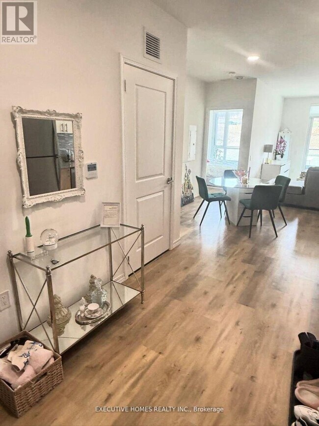 Photo - 181 Elmira Rd S Unit 209