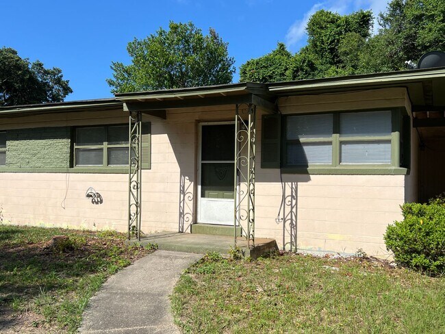 Photo - Central Pensacola Living