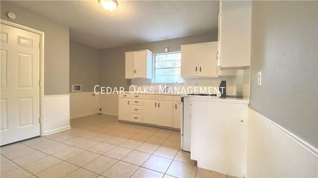 Photo - 2400 Dogwood Pl