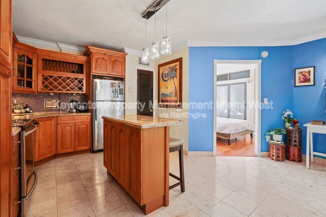 Building Photo - 1340 Lincoln Rd Unit 209 Rental