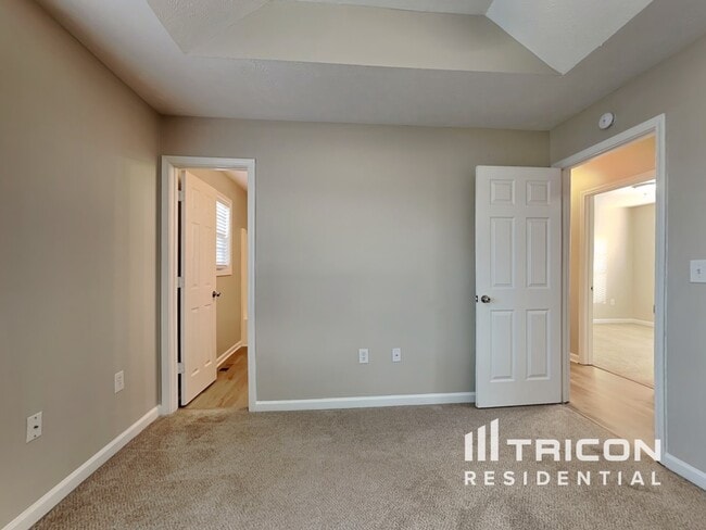 Photo - 282 Clara Bell Way