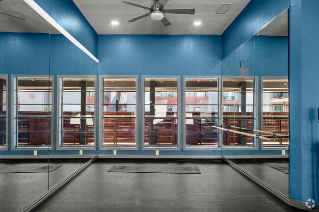 Gimnasio - The District at Midtown