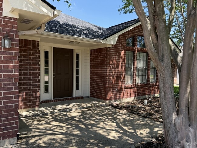 Building Photo - 1505 Richland Ct N