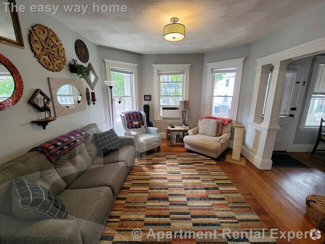 Building Photo - Somerville/Teele Square 2 Bedroom Rental