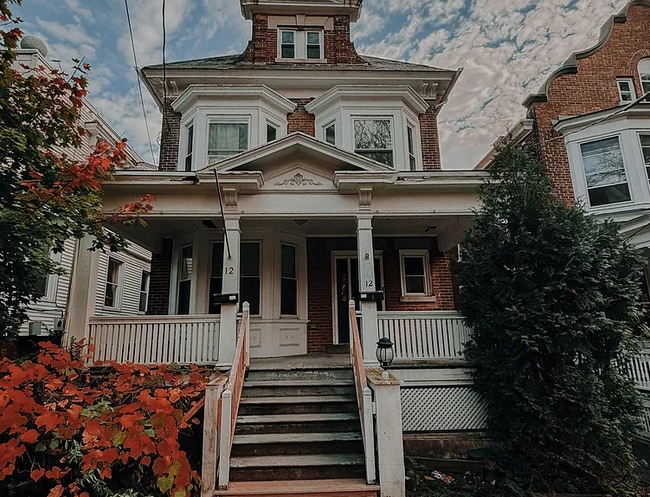 Photo - 12 S Lake Ave Unit 1c