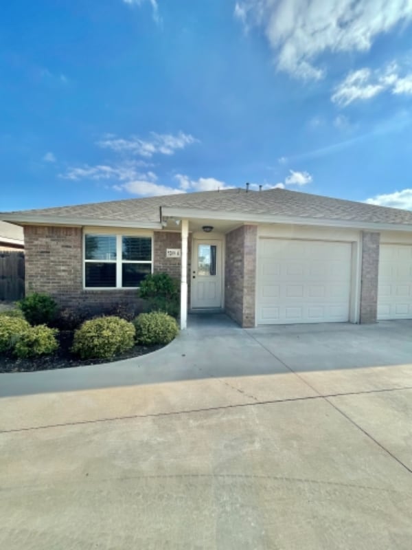 Photo - 5209 Graceland Dr