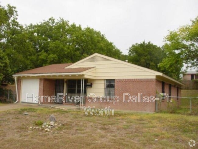 Building Photo - 5720 Bluffman Dr Rental