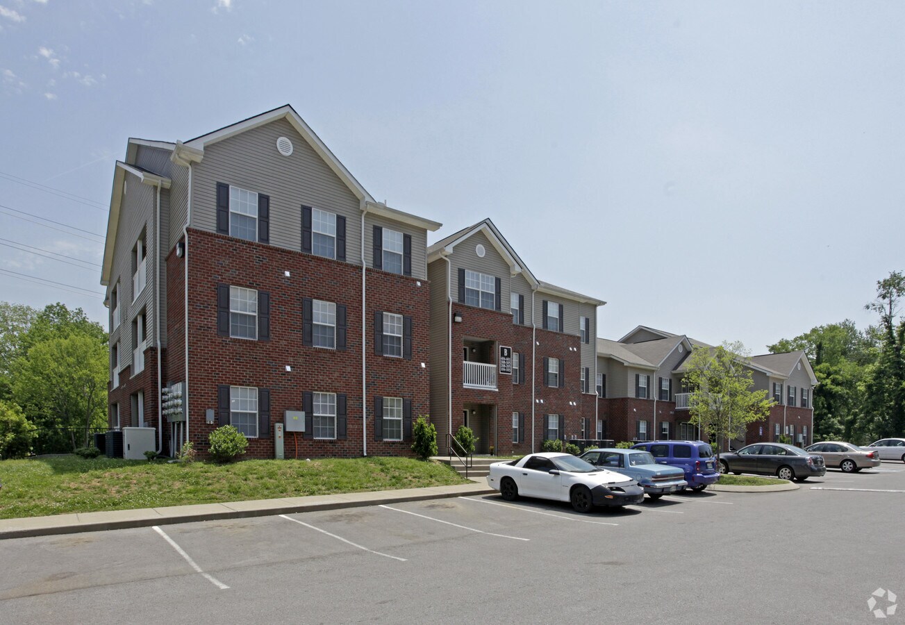 Crossland Place & Manor - Crossland Place & Manor Apartments