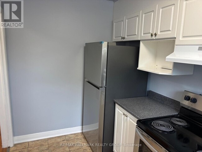 Photo - 1064 Merivale Rd Unit 2