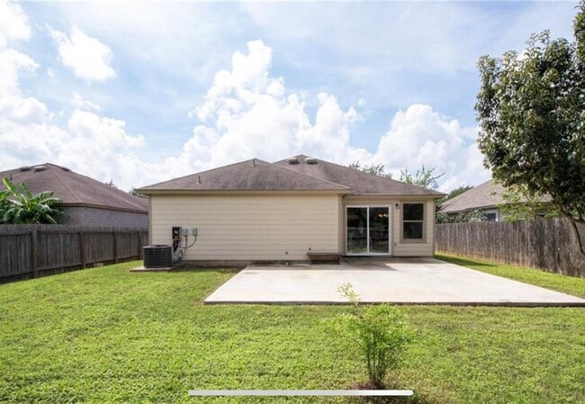 7425 Marble Ridge Dr Unidad Room 1