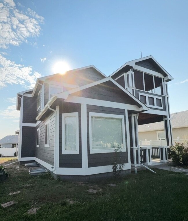 Building Photo - 4326 Mariposa Ln