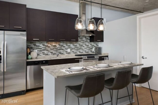 Photo - 1 br, 1 bath Condo - 1107 S Delano Ct E