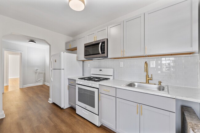 Photo - 4348 Southern Ave SE Unit Apartment 4