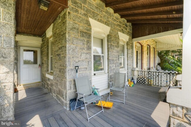 Photo - 201 Sumac St