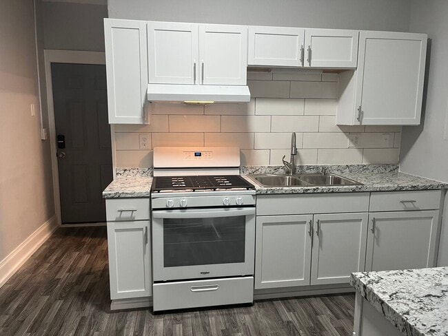 Building Photo - 8100 W National Ave Unit 2