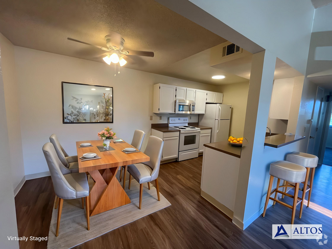 Building Photo - 2 bed 2 bath condo 1st floor! washer/dryer... Unit 108