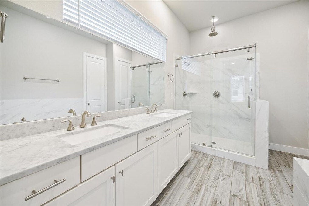 Photo - 910 W 35th St