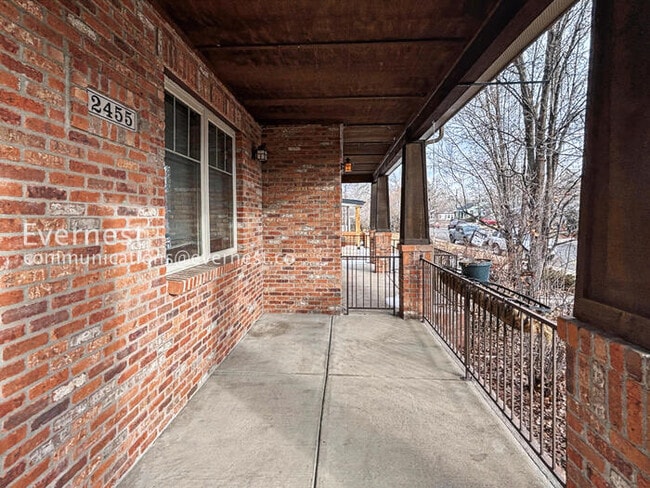 Photo - 2455 S Williams St