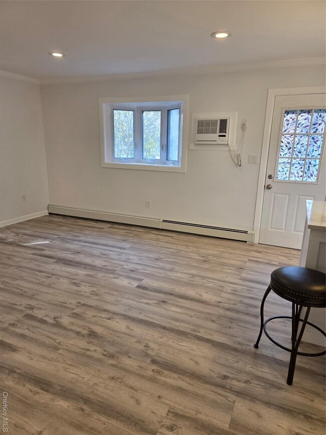 Photo - 127 E 12th St