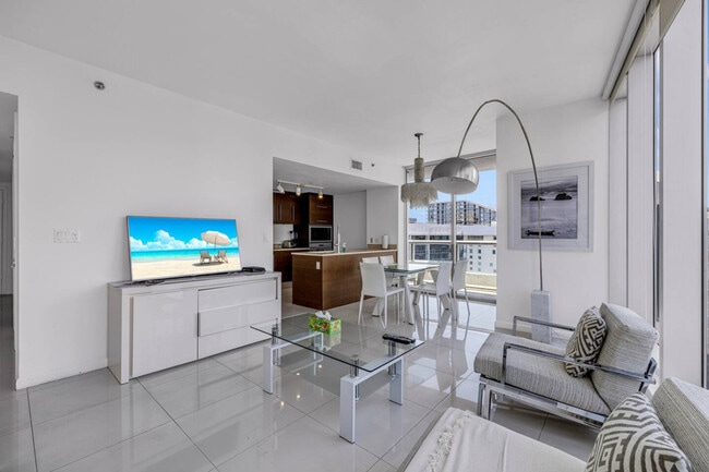 Photo - 485 Brickell Ave Unit SI ID1520347P