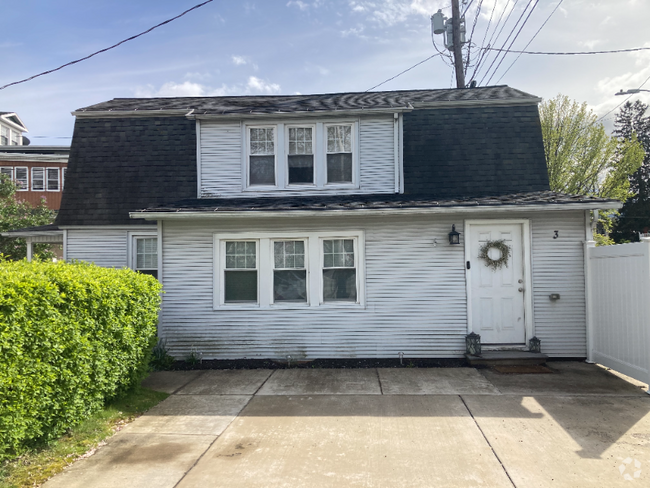 Building Photo - 3 Exeter Ave Rental